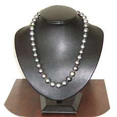 Black pearl necklace at Farm Direct
