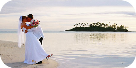>>> Wedding on Muri Beach / photo © cookislands.com