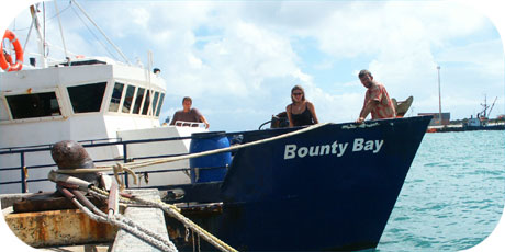 >>> RV Bounty Bay / Avatiu / Rarotonga / photo archi © cookislands.com