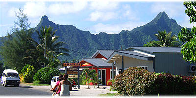 >>> The Rarotonga mountains are of volcanic heritage © Archi